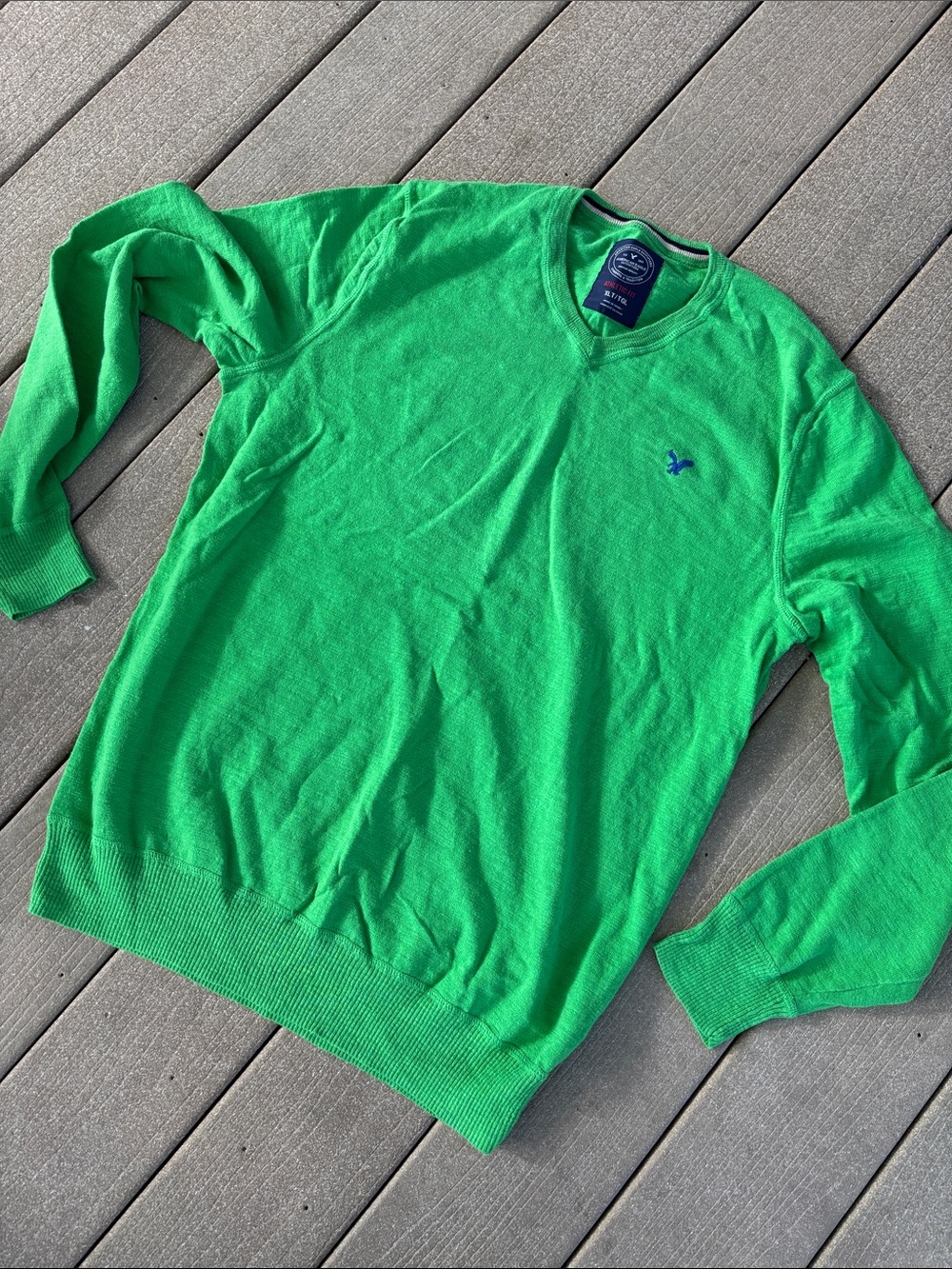 American Eagle Outfitters Bright Green V-Neck Sweater - Men's